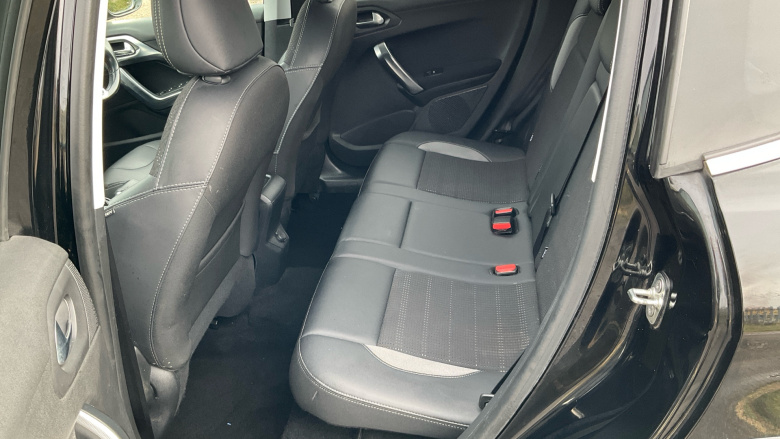 Peugeot 2008 1.2 PureTech 130 Allure 5dr Petrol Estate